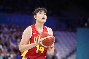 直播吧：中国女篮亚洲杯核心阵容基本确定 16人名单无李月汝&amp;李梦