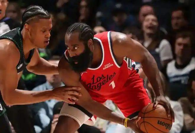 又被逆转，快船连败掉西部倒2，仅送走保罗还不够，还要继续调整